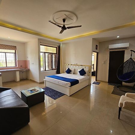 Elegance Resort Vrindāvan Esterno foto
