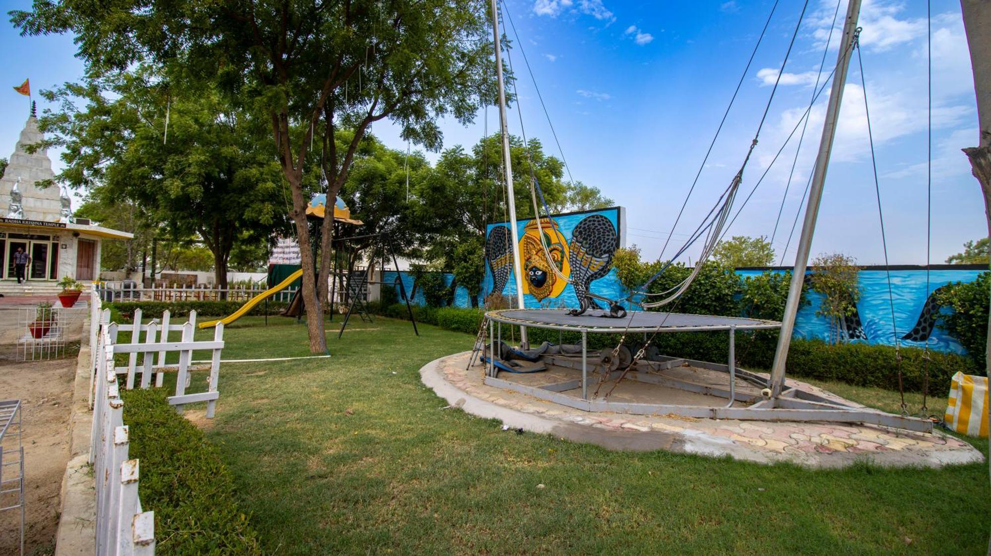 Elegance Resort Vrindāvan Esterno foto