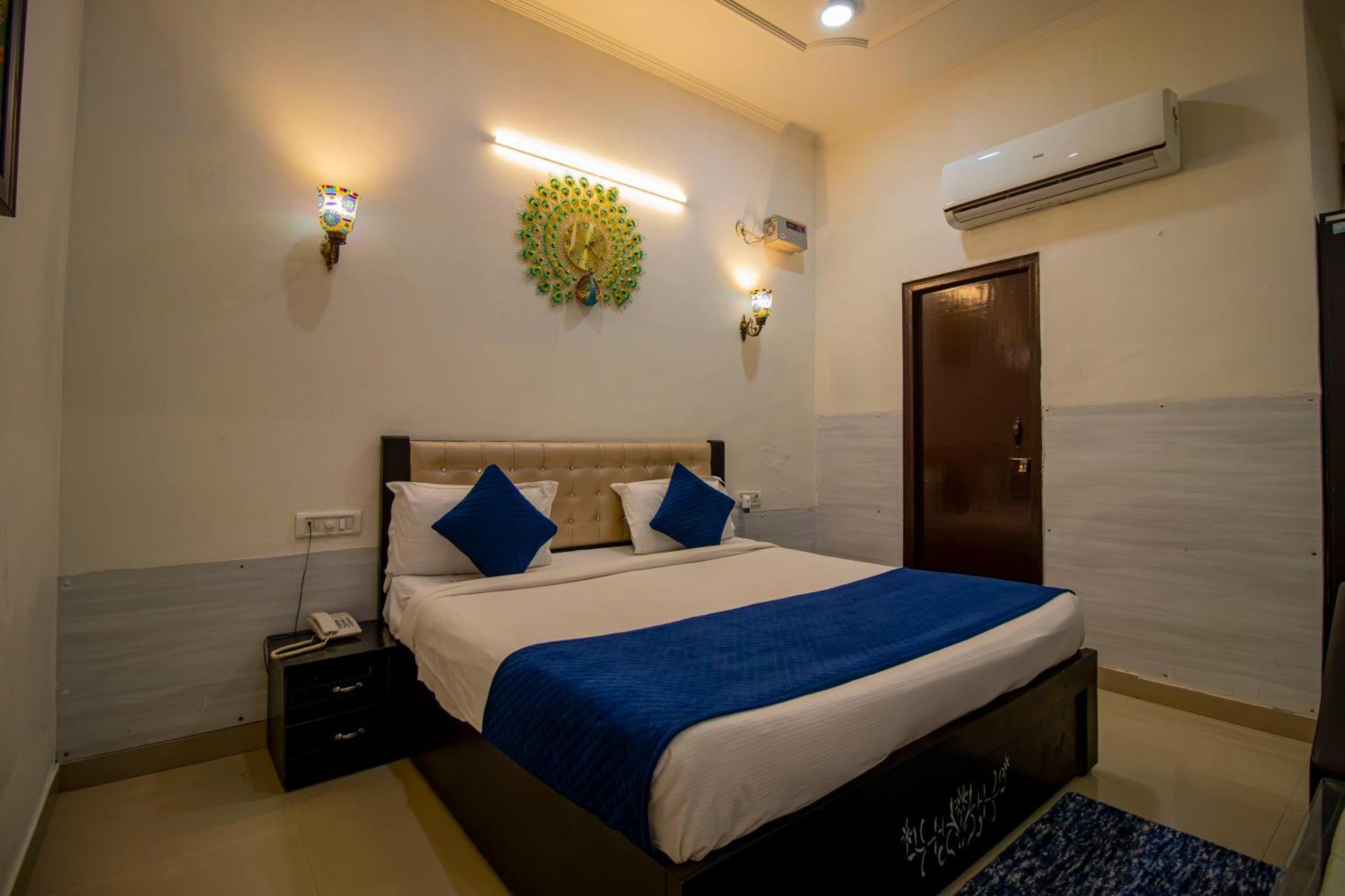 Elegance Resort Vrindāvan Esterno foto
