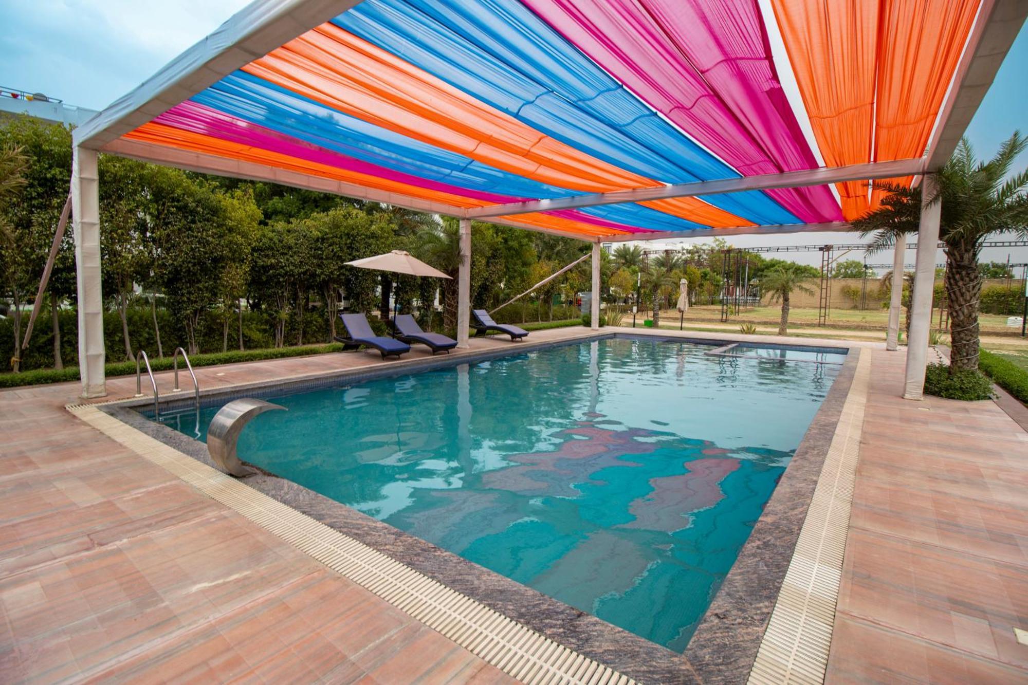 Elegance Resort Vrindāvan Esterno foto