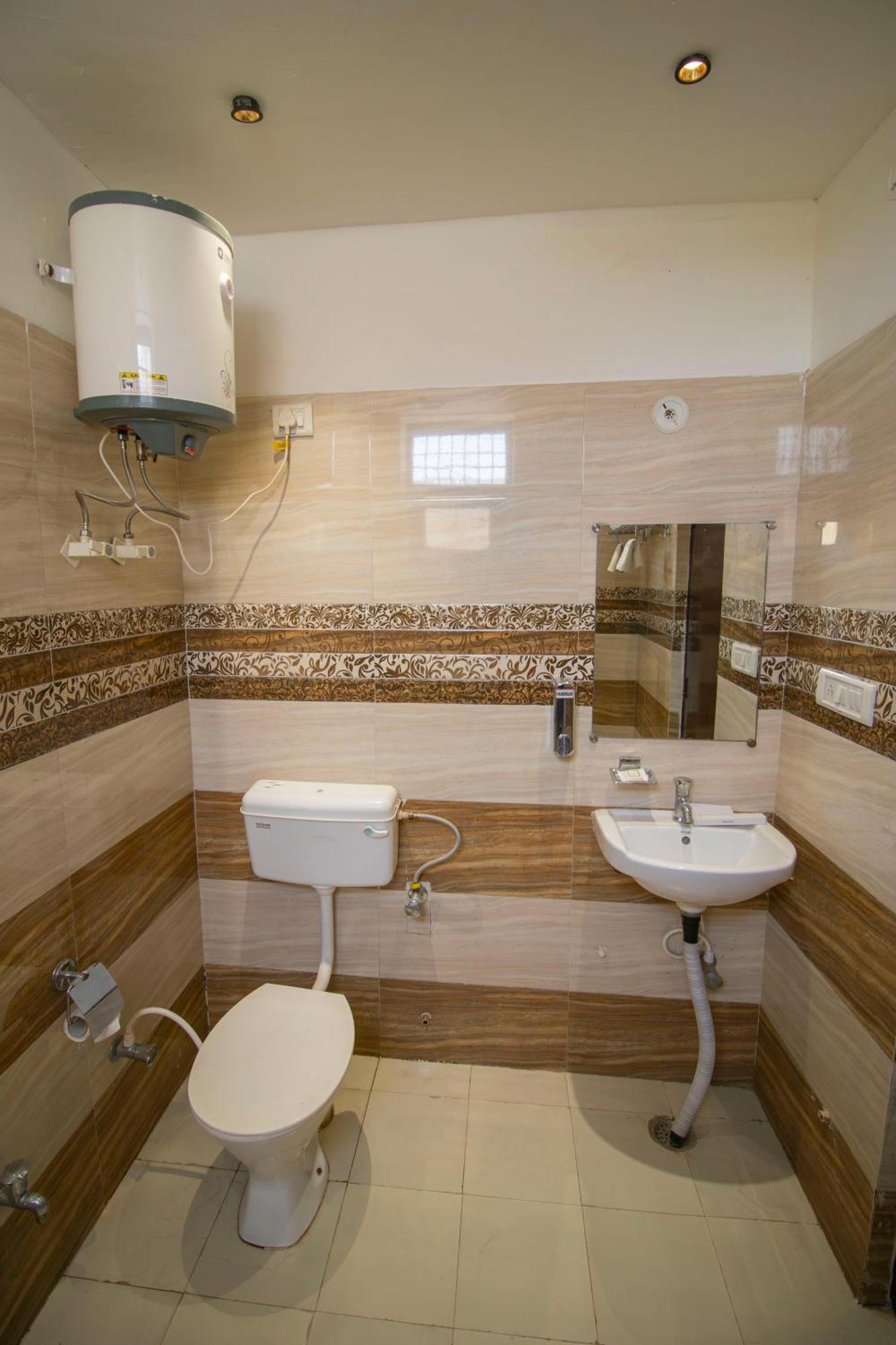 Elegance Resort Vrindāvan Esterno foto