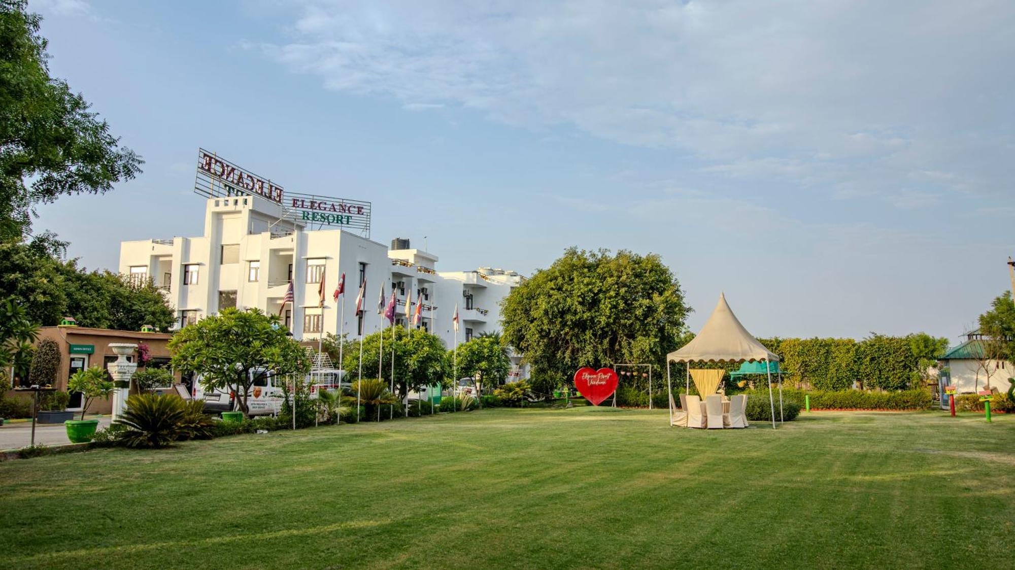 Elegance Resort Vrindāvan Esterno foto