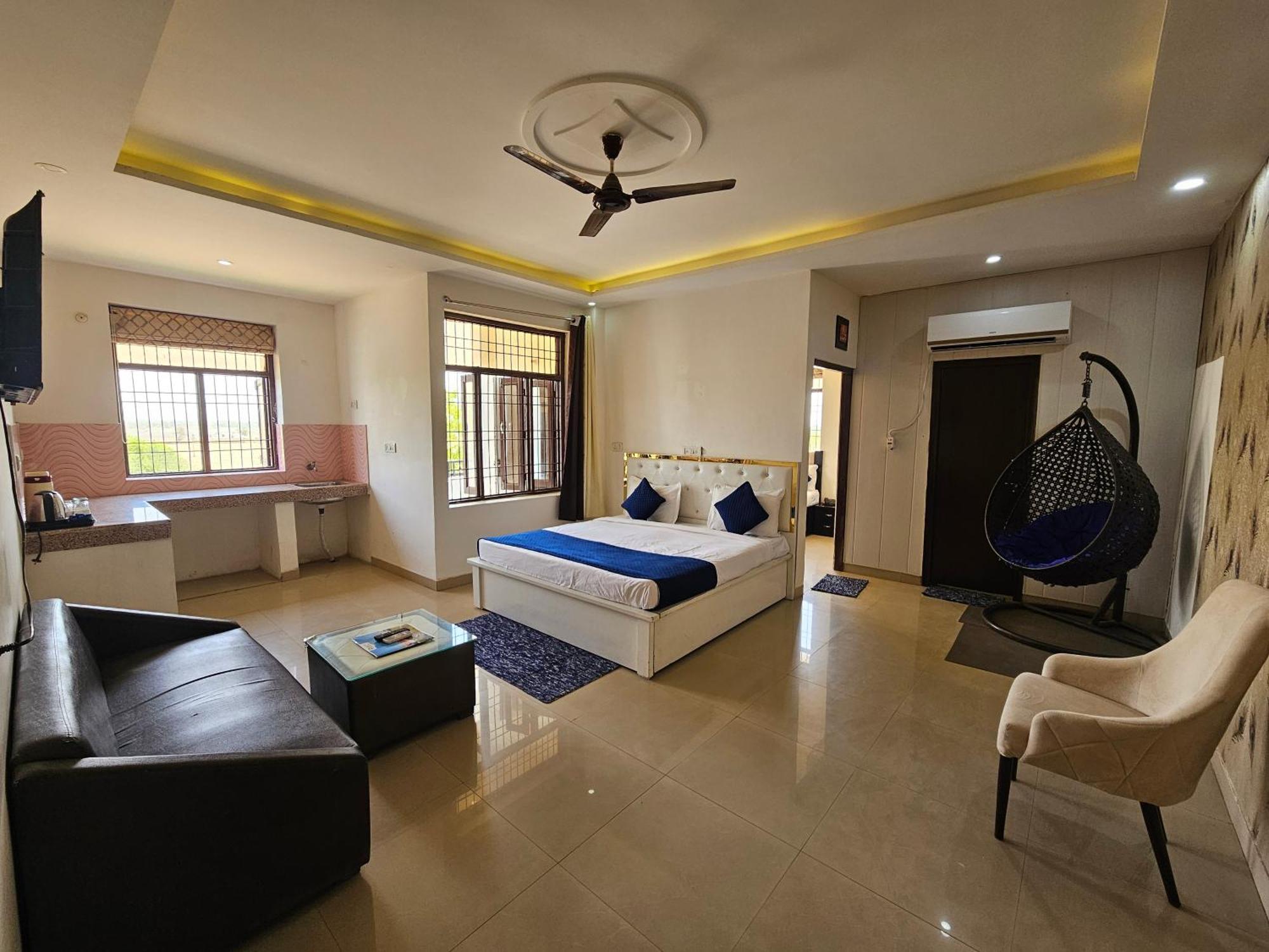 Elegance Resort Vrindāvan Esterno foto