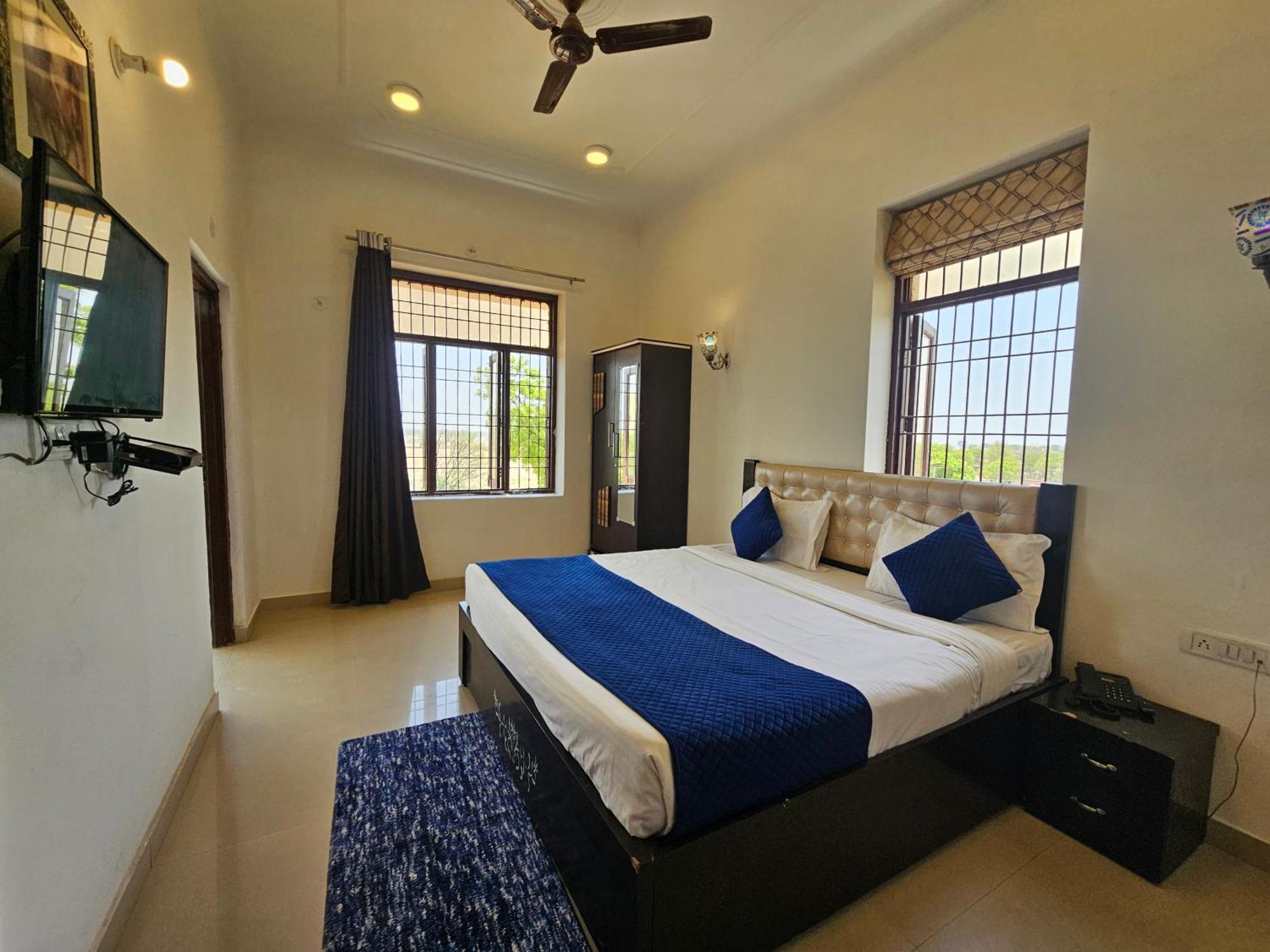Elegance Resort Vrindāvan Esterno foto