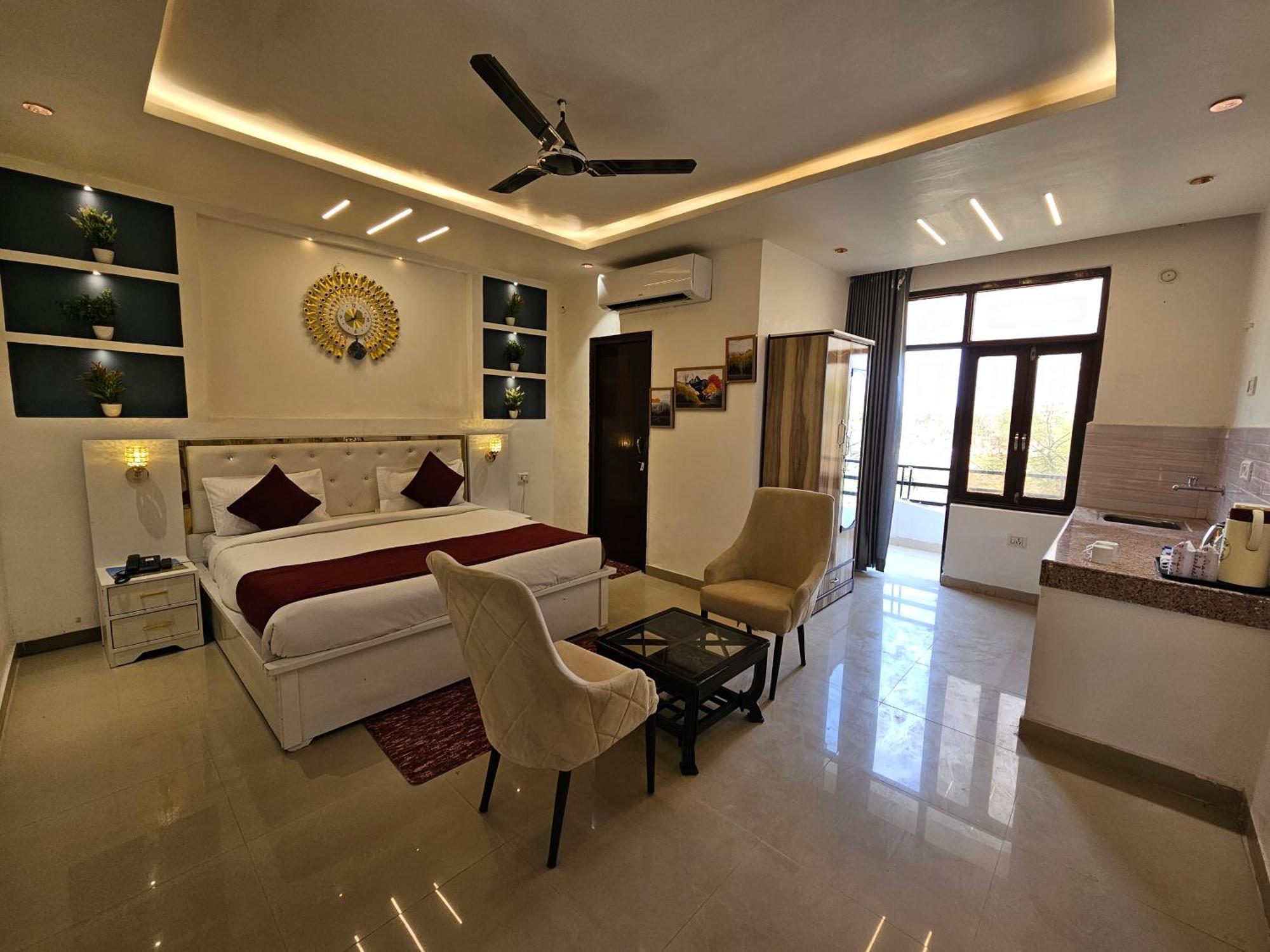 Elegance Resort Vrindāvan Esterno foto