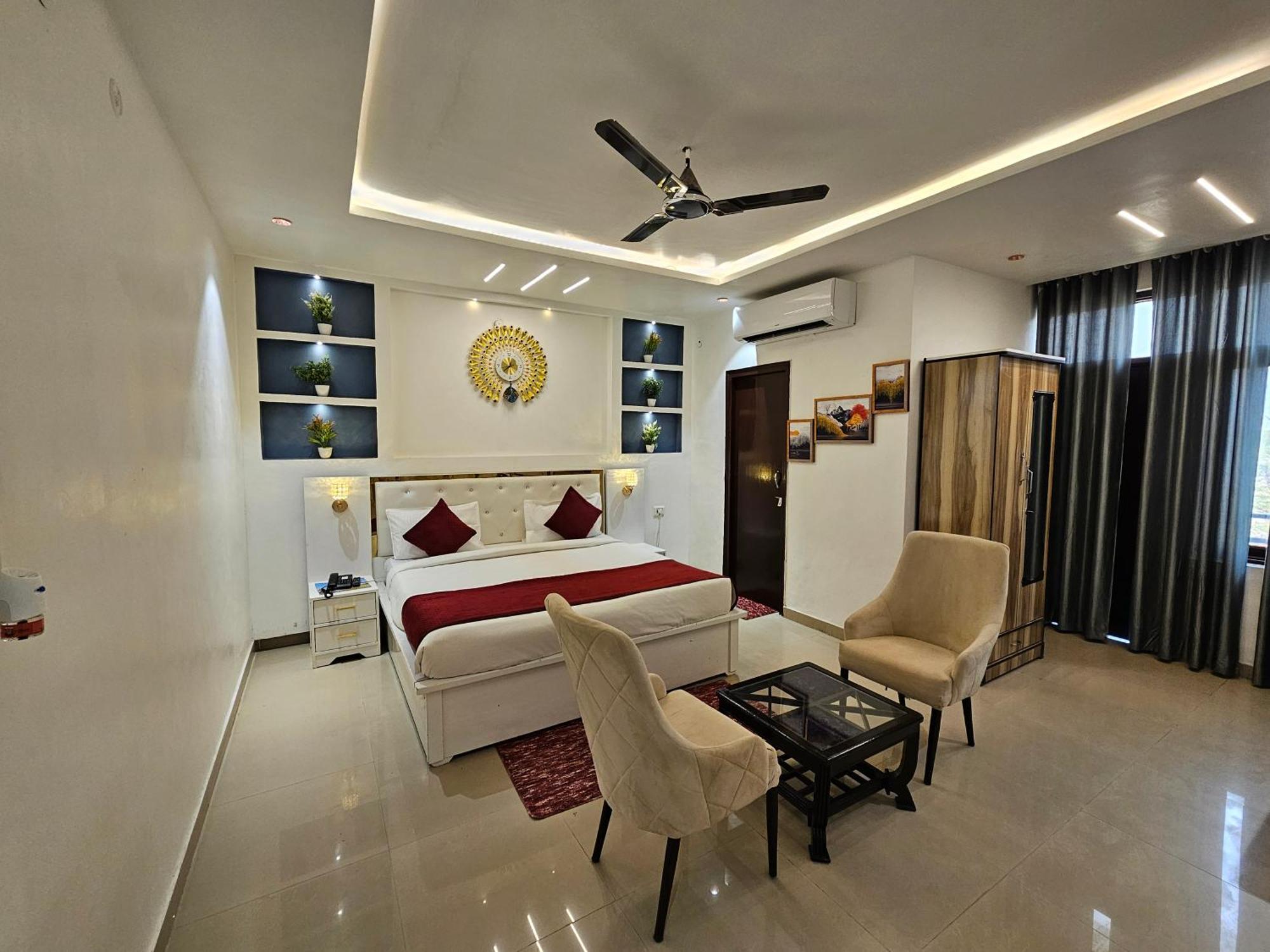 Elegance Resort Vrindāvan Esterno foto