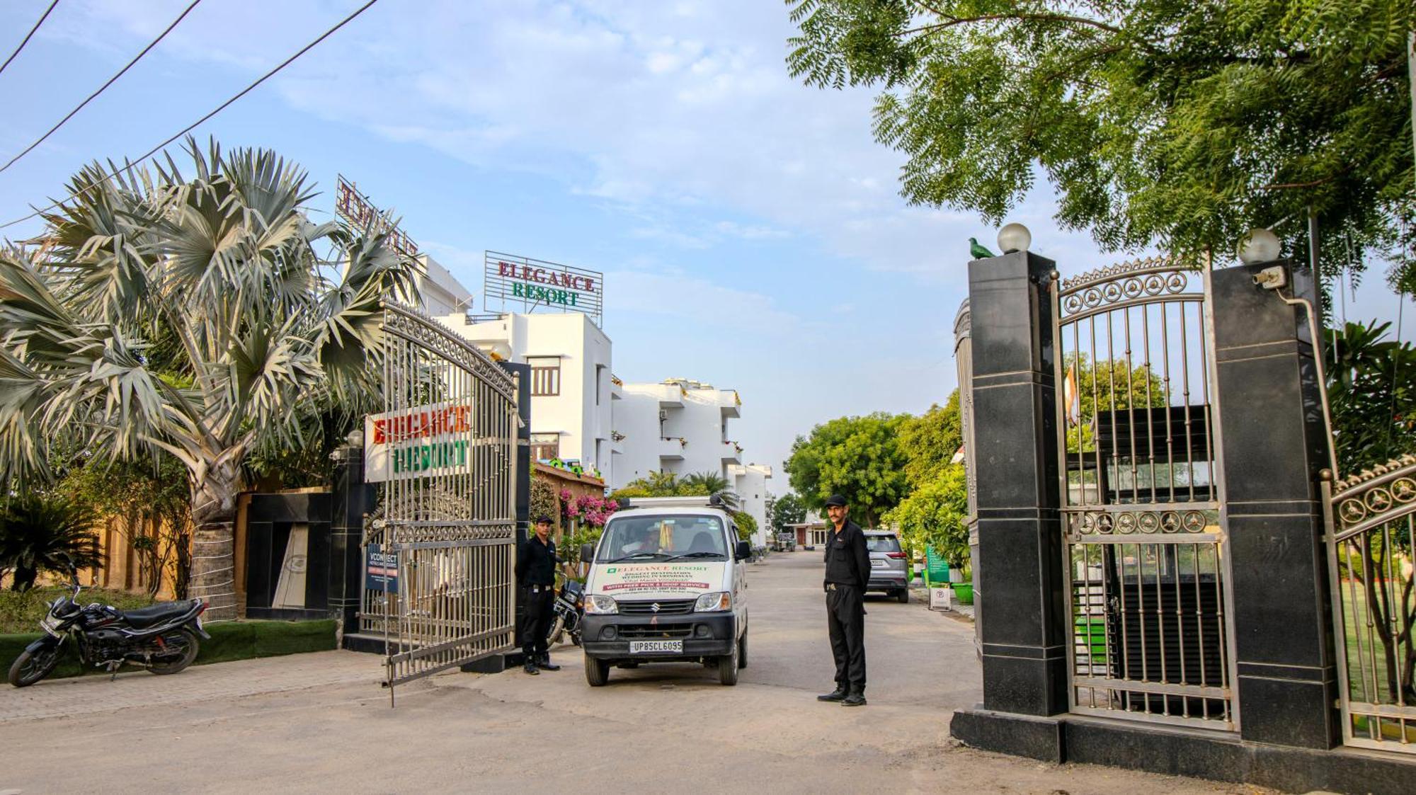Elegance Resort Vrindāvan Esterno foto