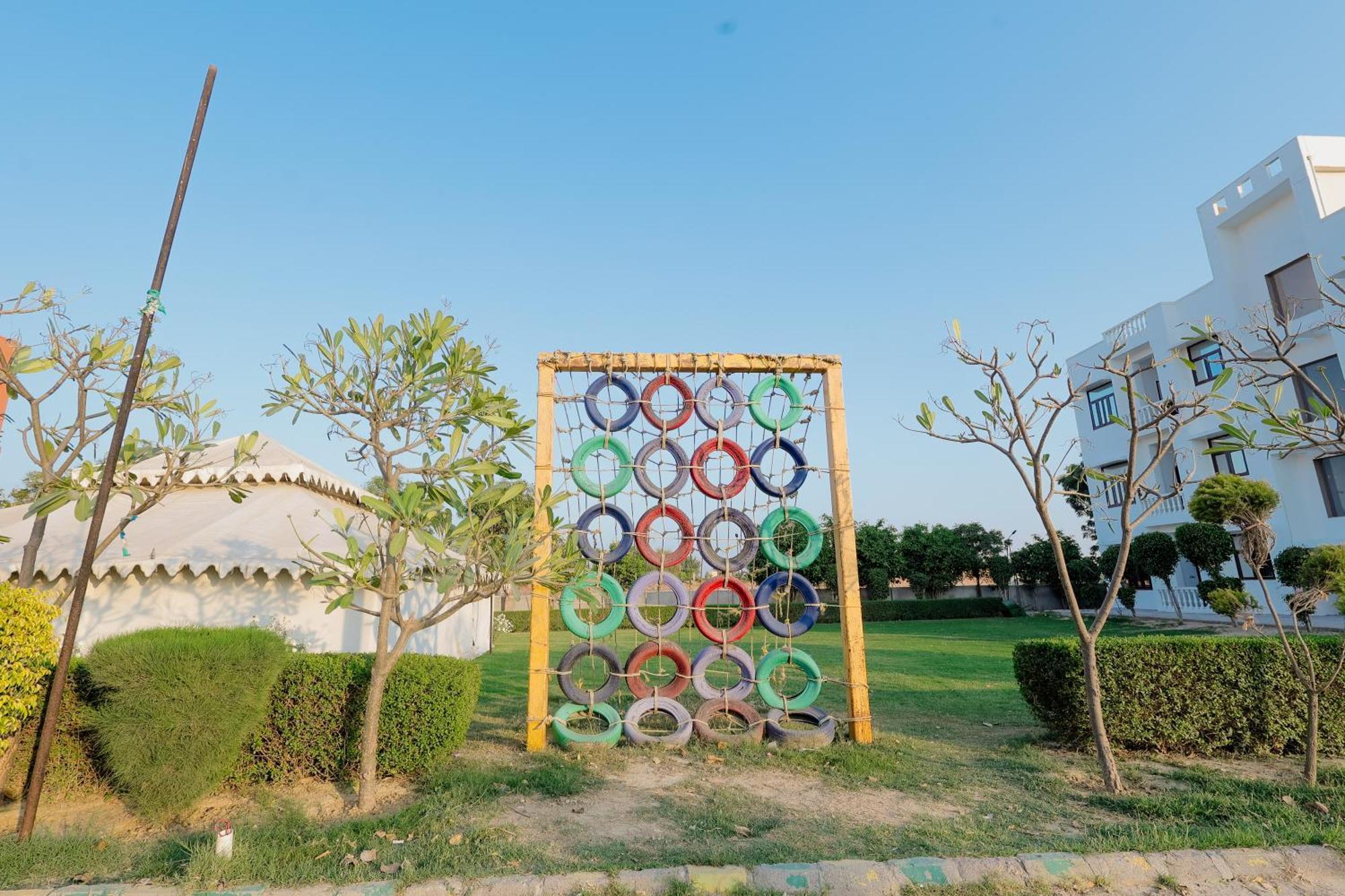 Elegance Resort Vrindāvan Esterno foto