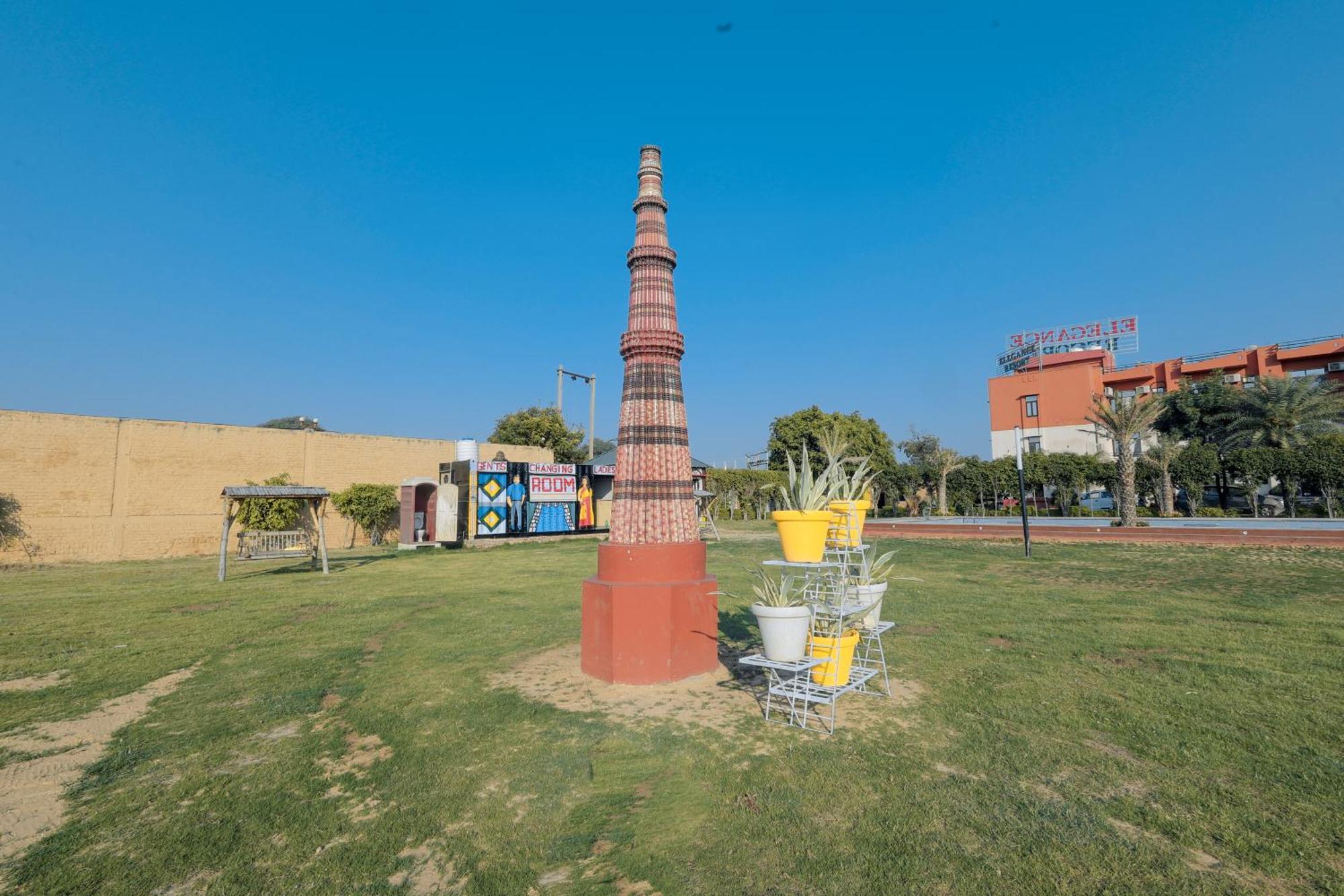 Elegance Resort Vrindāvan Esterno foto