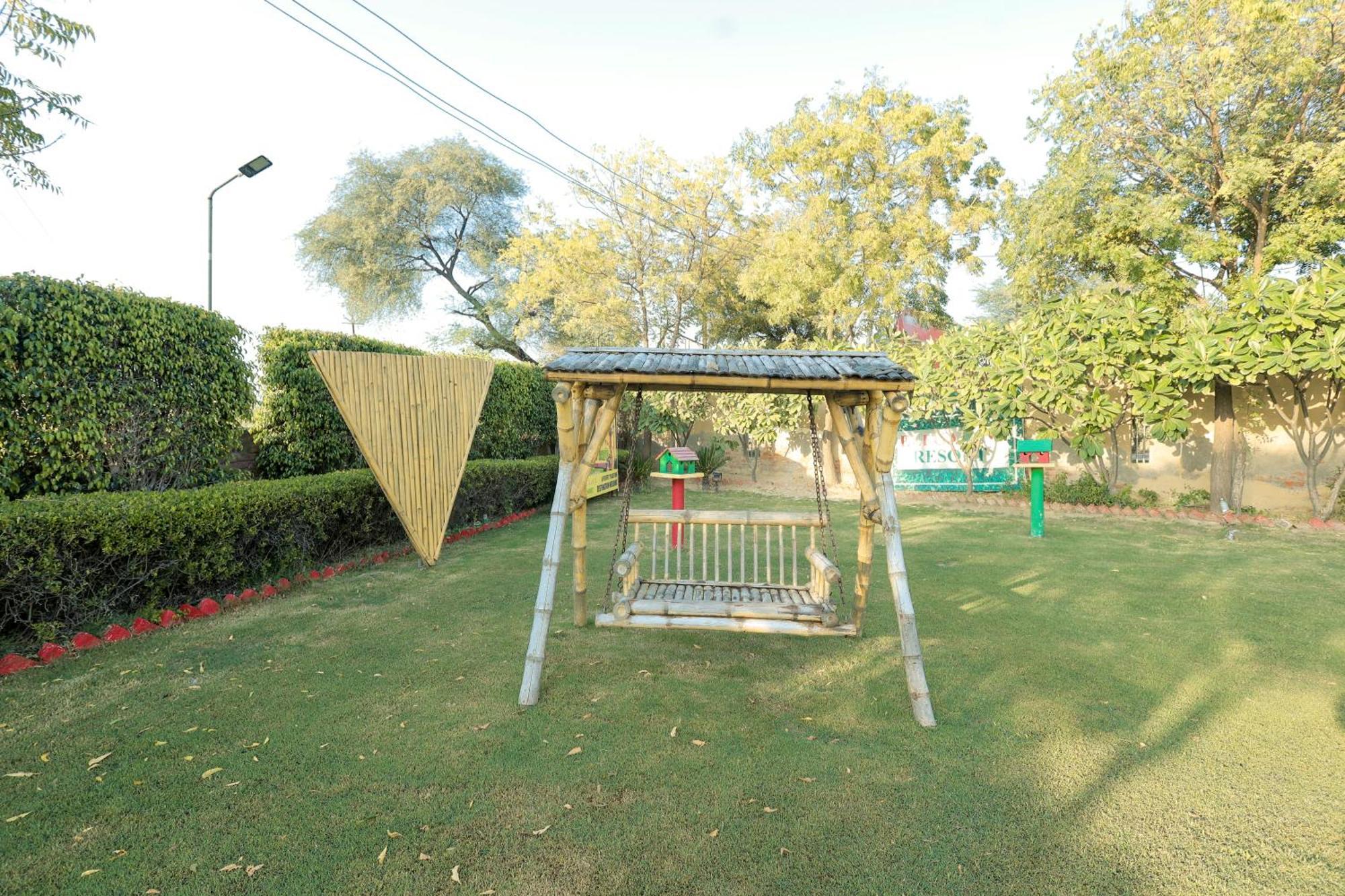 Elegance Resort Vrindāvan Esterno foto
